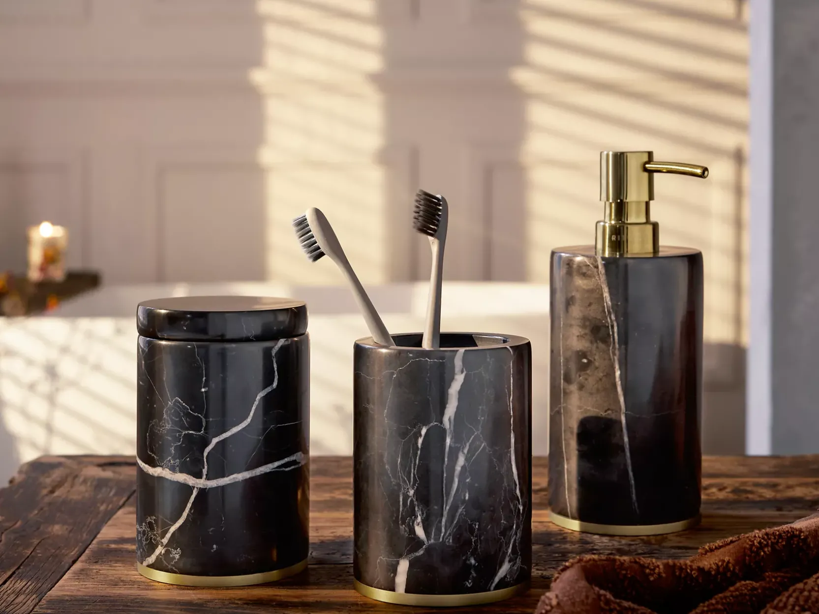 Dedaine Soap Dispenser