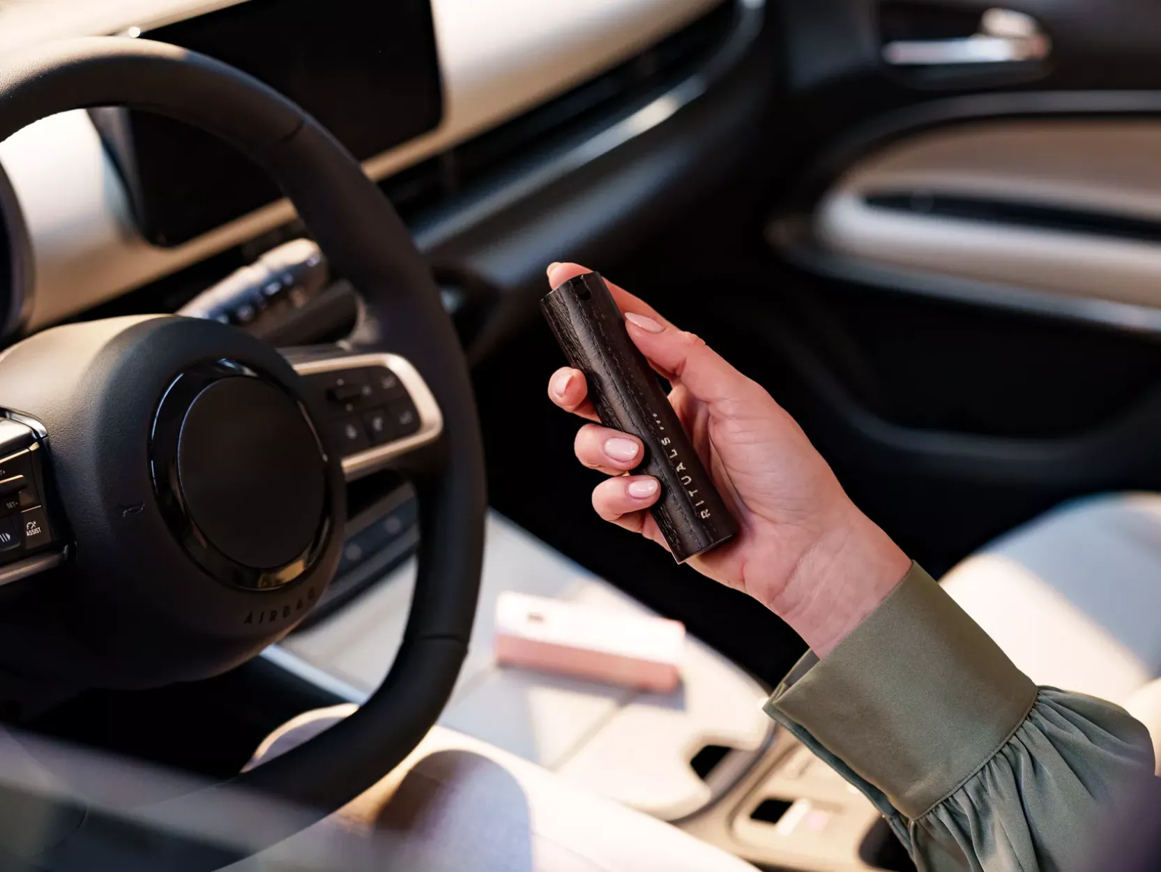 Luxury Car Perfume Holder